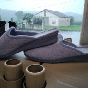 ZAPATILLA DE CASA DESCALZA EN LONA TOALLA